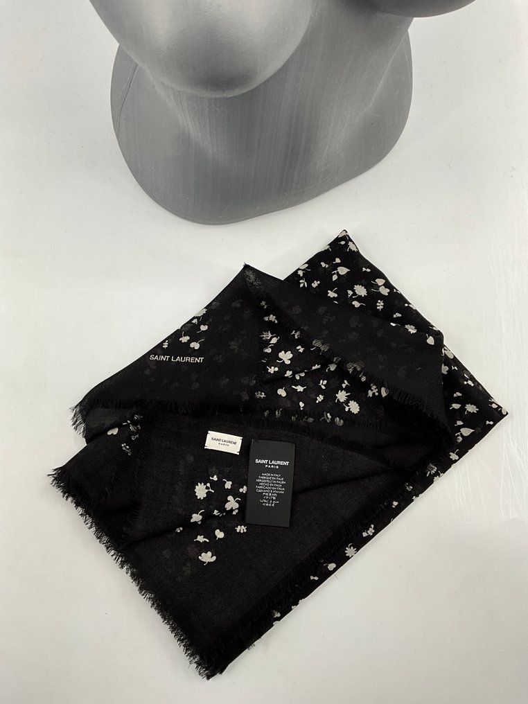 Saint Laurent - 135/135 cm /LAINE - Επιτραχήλιο (Σάλι) #3.2