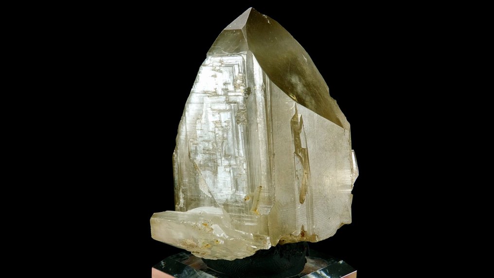 Cerussite（孪晶） 图姆贝矿，奥希科托，纳米比亚 - 高度: 5.8 cm - 宽度: 5.2 cm- 322 g #4.3
