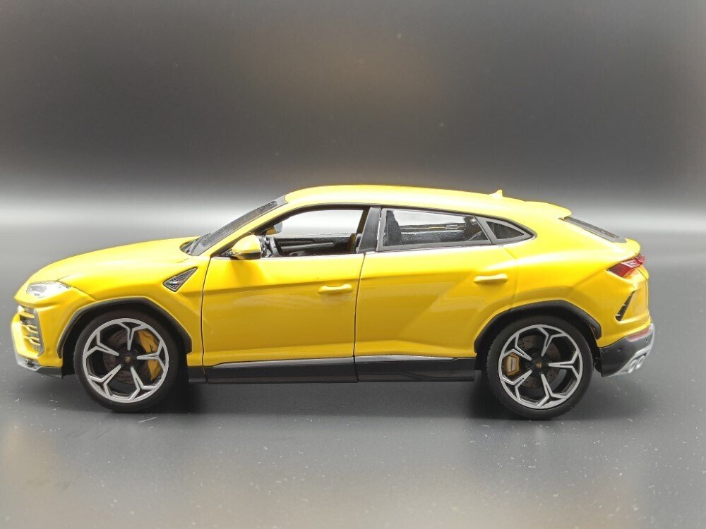 Bburago 1:18 - 模型車 - Lamborghini Urus - 强大。奢华。无法抗拒。 #4.3