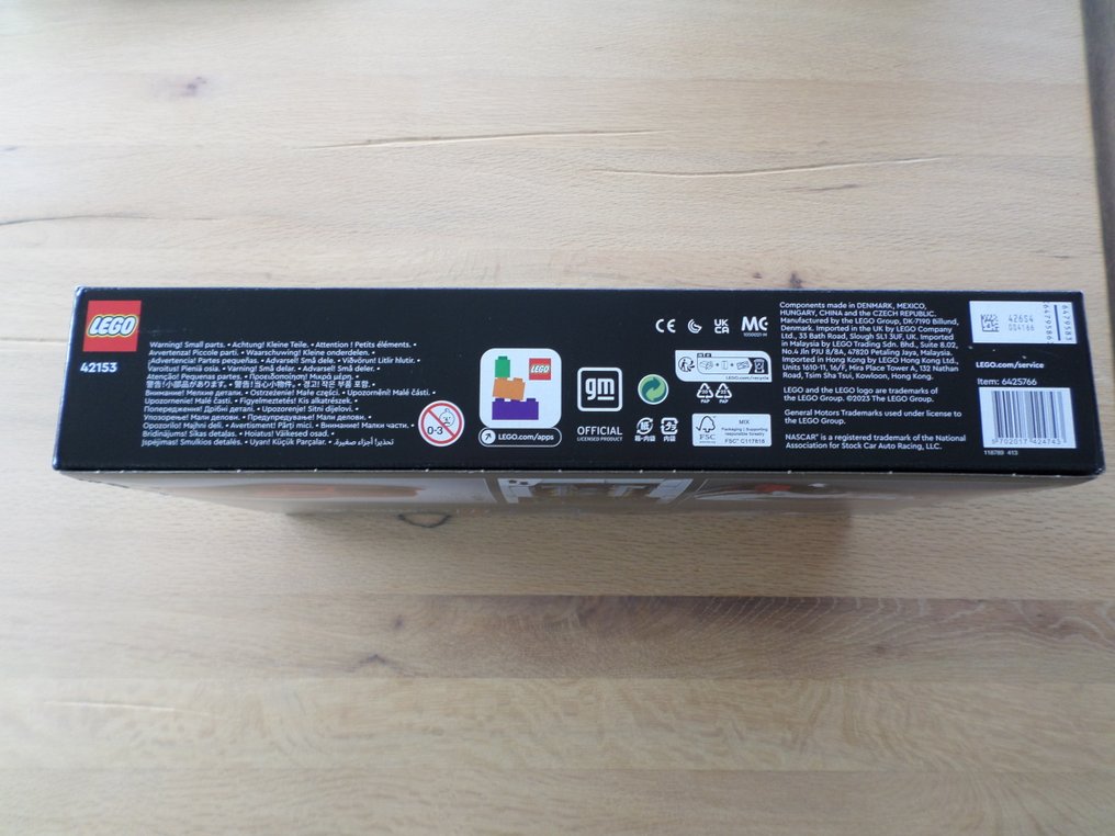 LEGO Set - 42153 - Technic - Nascar Next Gen Chevrolet Camaro ZL1. #2.1