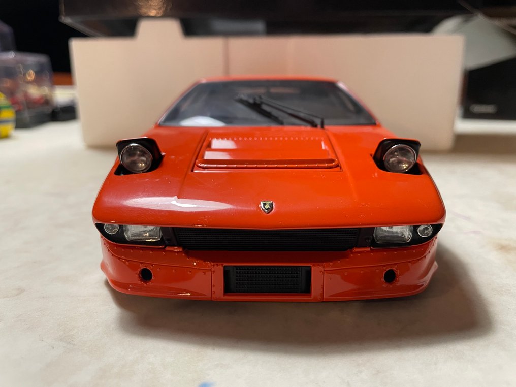 Kyosho 1:18 - Model car - Lamborghini Urraco Rally #2.1