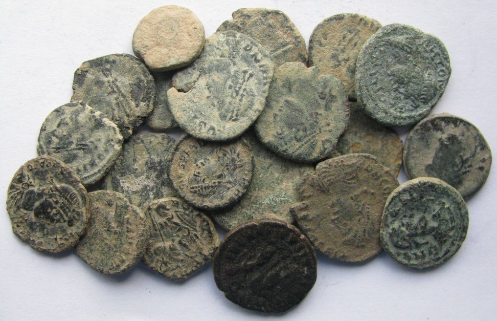罗马帝国, 罗马帝国（省） Lot of 20 Æ coins forth century AD  (没有保留价) #1.0
