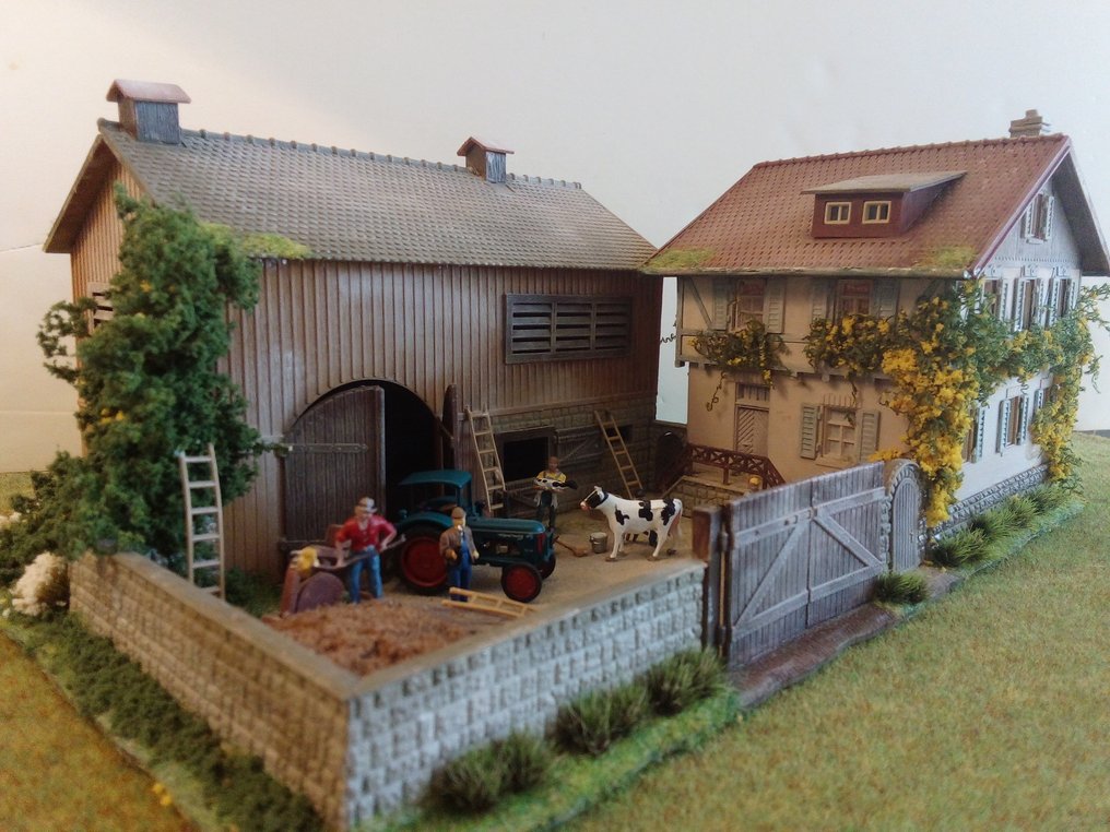 Faller, Heki, Pola, Preiser H0 - Model train scenery (16) - Farmyard with many details, hand-painted, and patinated. #1.0