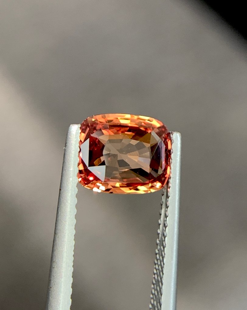 1 pcs  Portocaliu safir Padparadscha  - 2.05 ct - GRS (Laboratorul de cercetare a pietrelor prețioase din Elveția) - Apus de soare natural Padparadsc #3.2