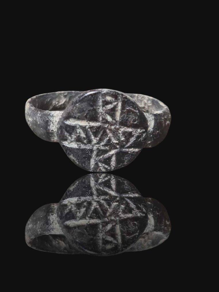 中世纪，十字军时代 黄铜色, 罕见且有趣的军事印章 戒指  (没有保留价) #1.0