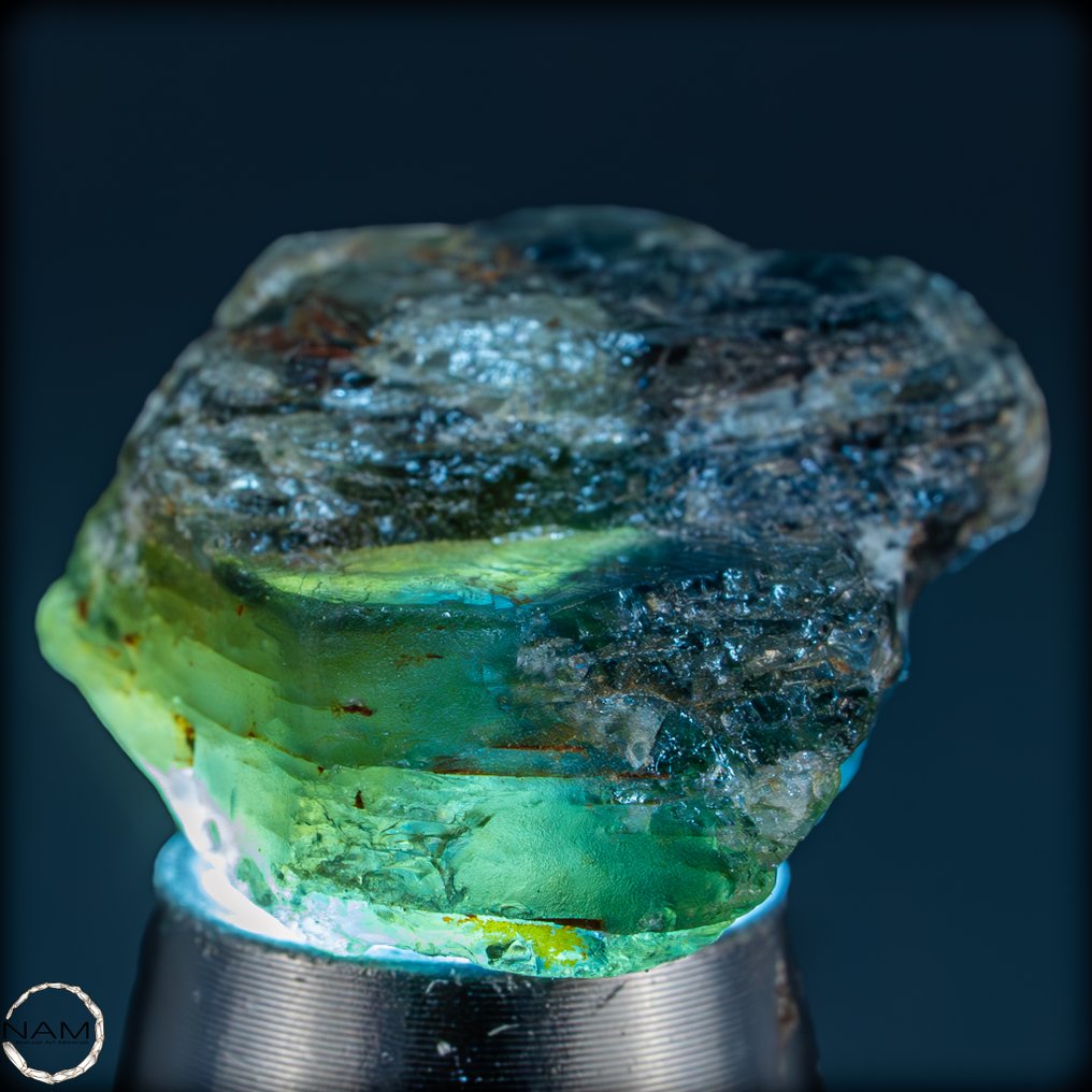 Όμορφο, πολύ σκούρο μπλε κρύσταλλο ζαφείρι. Ανεπεξέργαστο / Μη θερμασμένο 28,45 καράτια, από την Κένυα.- 5.69 g #2.1