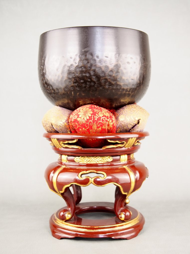  Butsudan - Orin 御鈴 (Buddhist bell) with a diameter of about 21 cm used in Buddhist altars - 1970-1980, 1980-1990, 1990-2000  #1.0