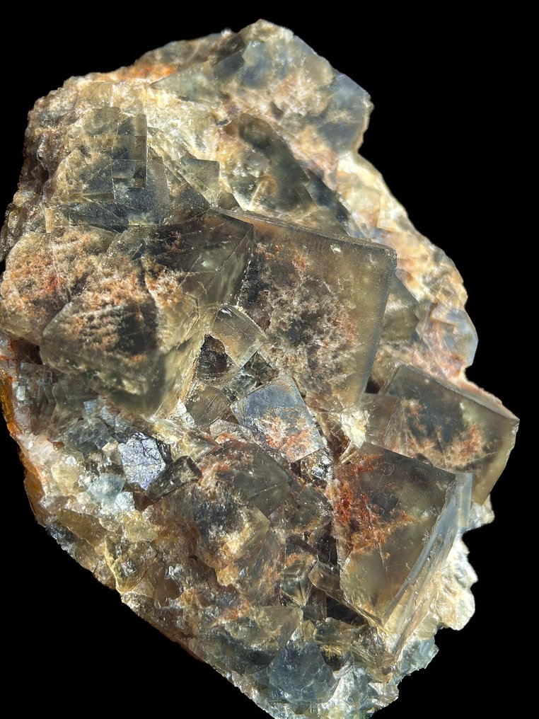 Magnifica fluorite, Chavaniac-Lafayette. { - Altezza: 16.5 cm - Larghezza: 12.5 cm- 1.2 kg #4.3