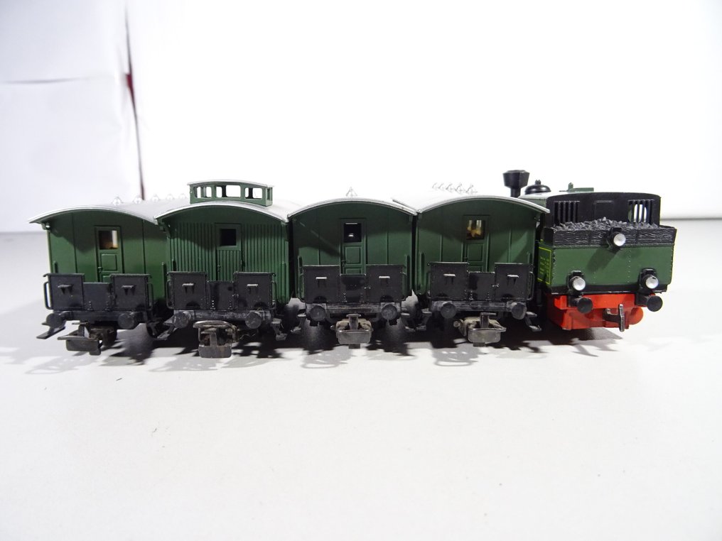 Märklin H0 - KLVM - Stoomlocomotief met tender (5) - Stoomlocomotief BR KLVM met 4 lokale reizigerwagens - DB #3.2