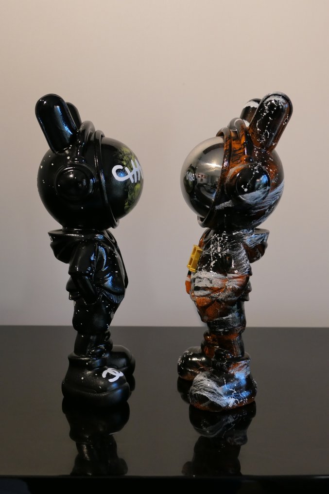 Rich'ART - Lot de 2 astronautes Chanel et Hermès en version "cool" #4.3