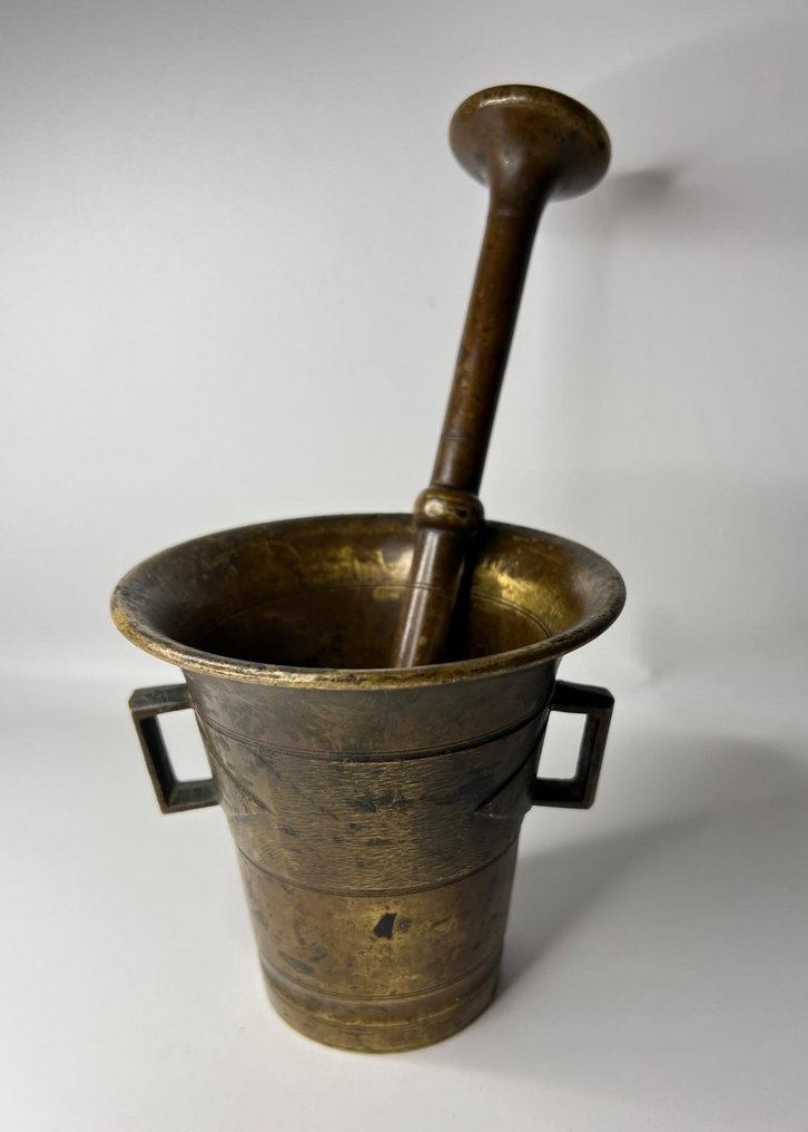 研钵和研杵 (2) - 黄铜 - 实心黄铜瑞典研钵和杵，压印编号5 #1.0