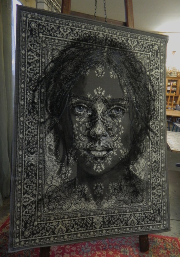 Jacqueline Klein Breteler - “Quiet smile.”-painting on a carpet-XXL #3.2