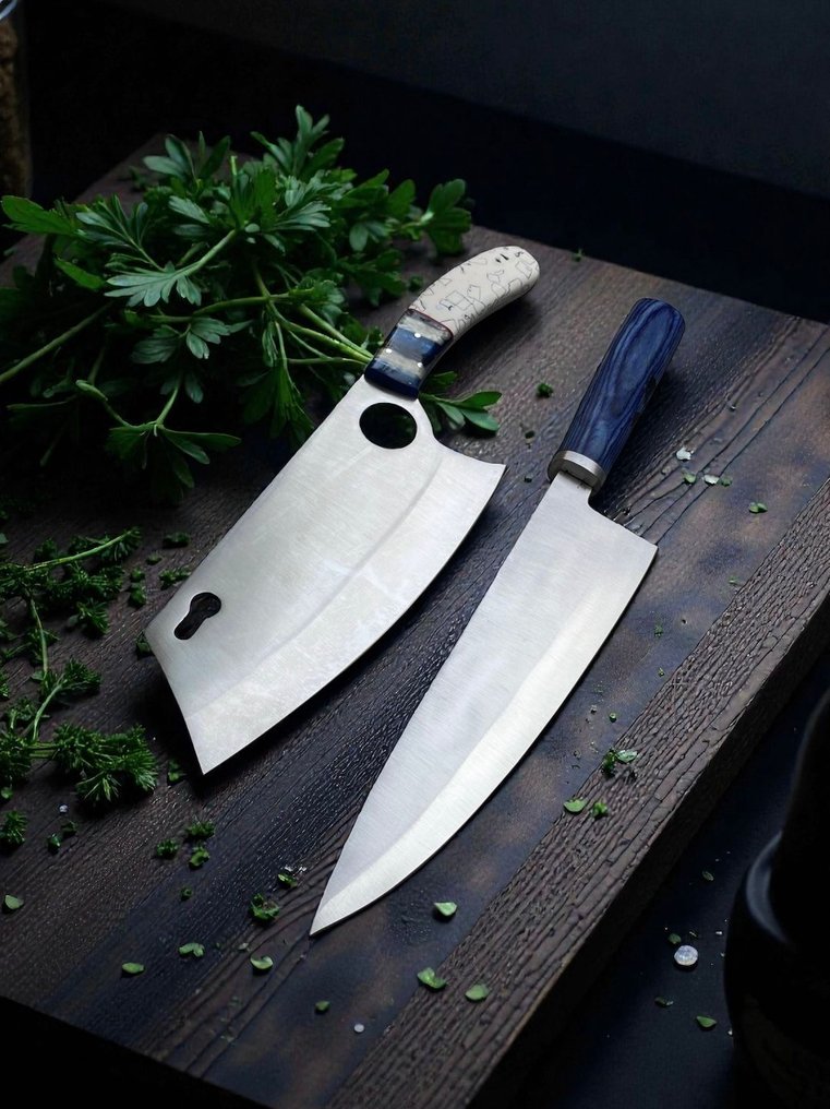 Set of TWO, Hand-Forged with Old Steel, Japanese Style Knives from Elite + Surprise Christmas gift - 廚刀 - Chef's knife - 鋼, 木, 精美套装两件,手工锻造日本旧钢,复古刀具,+ 神秘惊喜圣诞 - 日本 #4.3