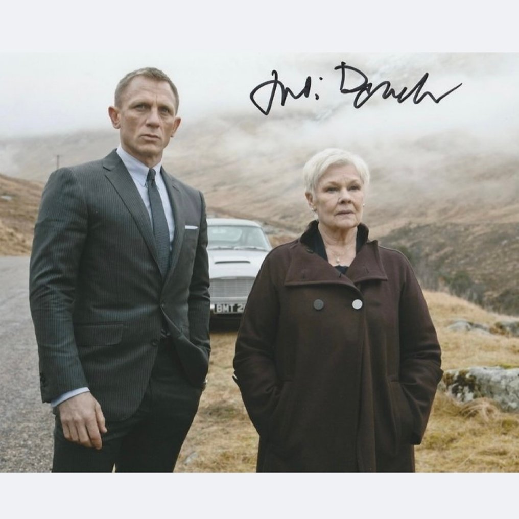 詹姆斯·邦德 - Signed by Judi Dench (M) #1.0