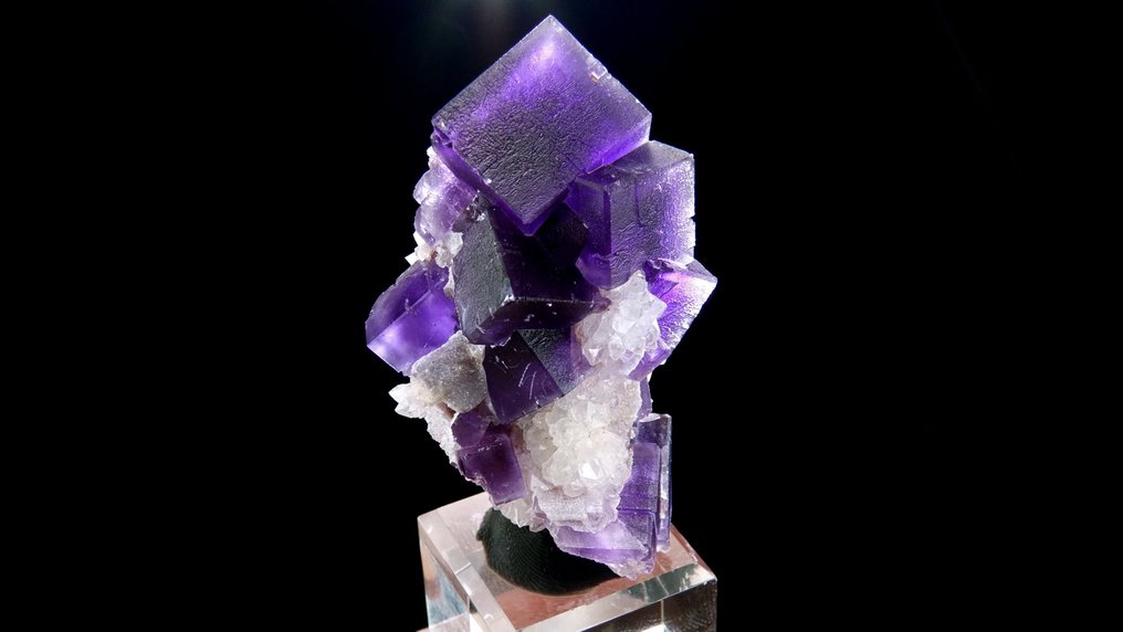 萤石在石英上 - 伯尔贝斯，阿斯图里亚斯，西班牙 - 高度: 5.3 cm - 宽度: 3.5 cm- 52 g #1.0