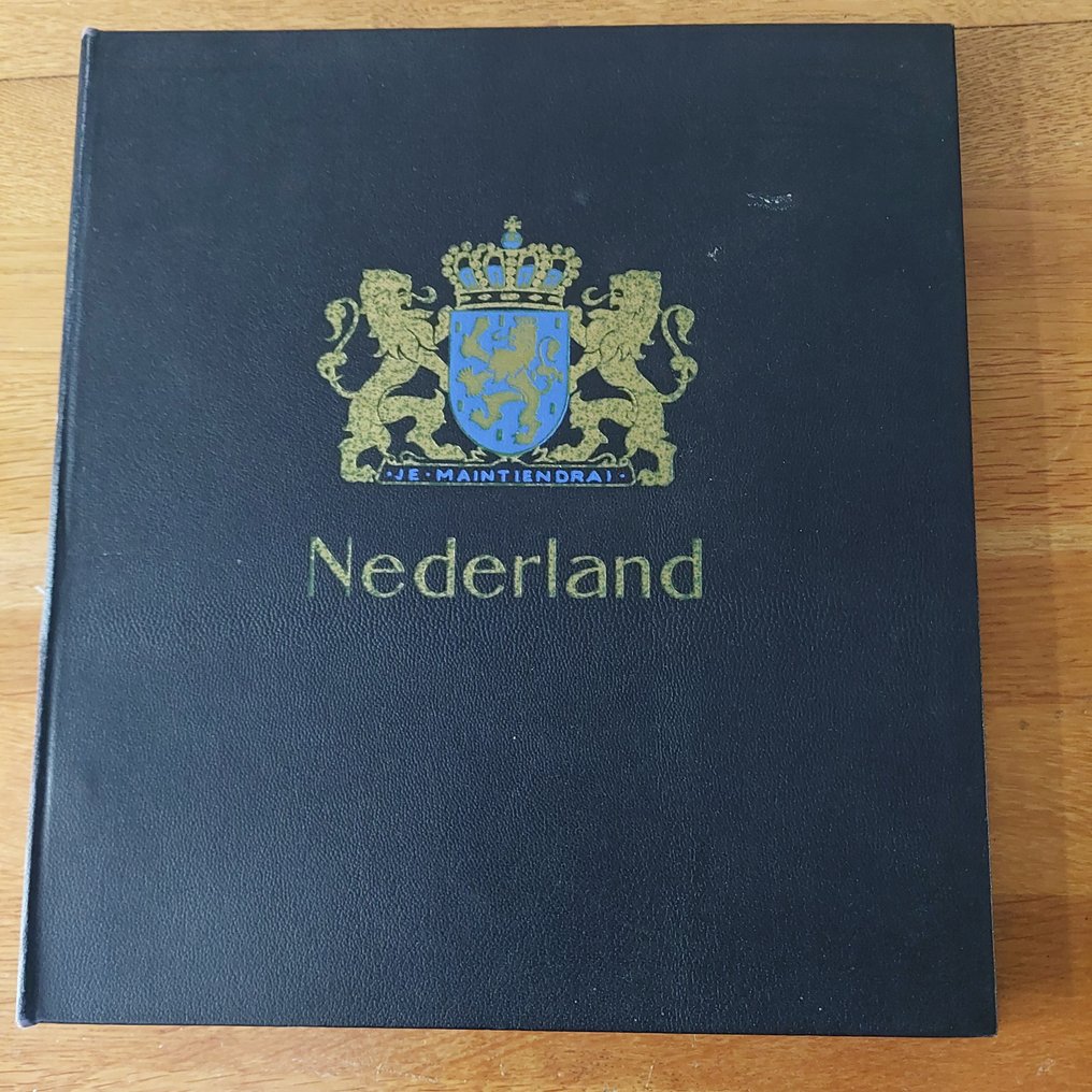 Netherlands 1945/1993 - Collection of 2 DAVO Crystal albums + 1 stock book. #1.0