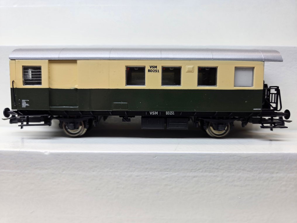 Roco H0 - Σετ επιβατικού τρένου μοντελισμού (3) - Σετ 3 Roco επιβατικών βαγονιών σε πράσινη/κρεμ εκδοχή. - VSM #3.2