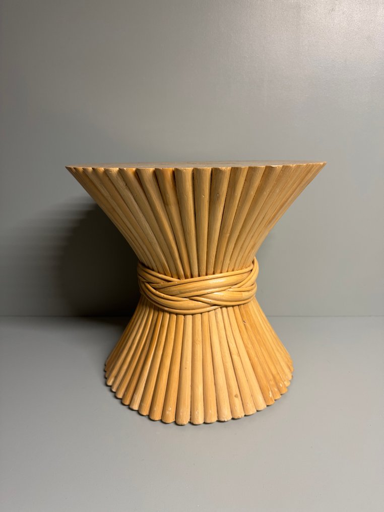 Pöytä - Elegantti 'Sheaf of Wheat' tekokäs sivupöytä – ajaton luonnon tyyli - Puu #1.0