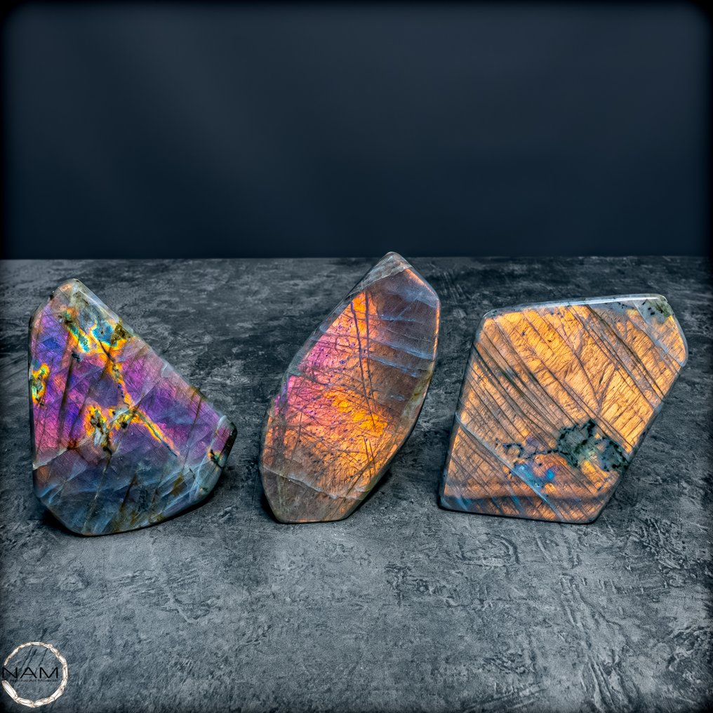 一套独特的拉布拉多石自由形态 魔幻的色彩游戏与强大的转变- 1172.28 g - (3) #2.1