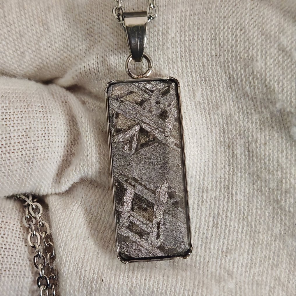 Colgante de acero y meteorito con cadena de acero inoxidable Meteorito de hierro - Altura: 36 mm - Ancho: 11 mm - 2.72 g - (1) #2.1