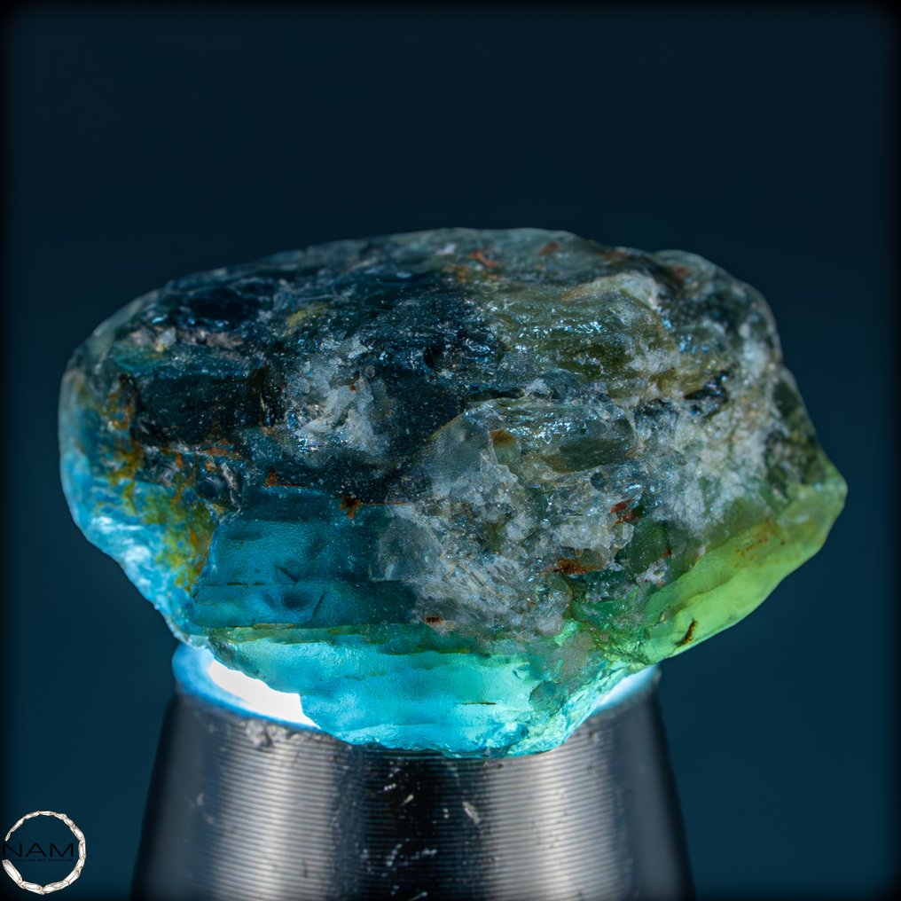 Όμορφο, πολύ σκούρο μπλε κρύσταλλο ζαφείρι. Ανεπεξέργαστο / Μη θερμασμένο 28,45 καράτια, από την Κένυα.- 5.69 g #4.3