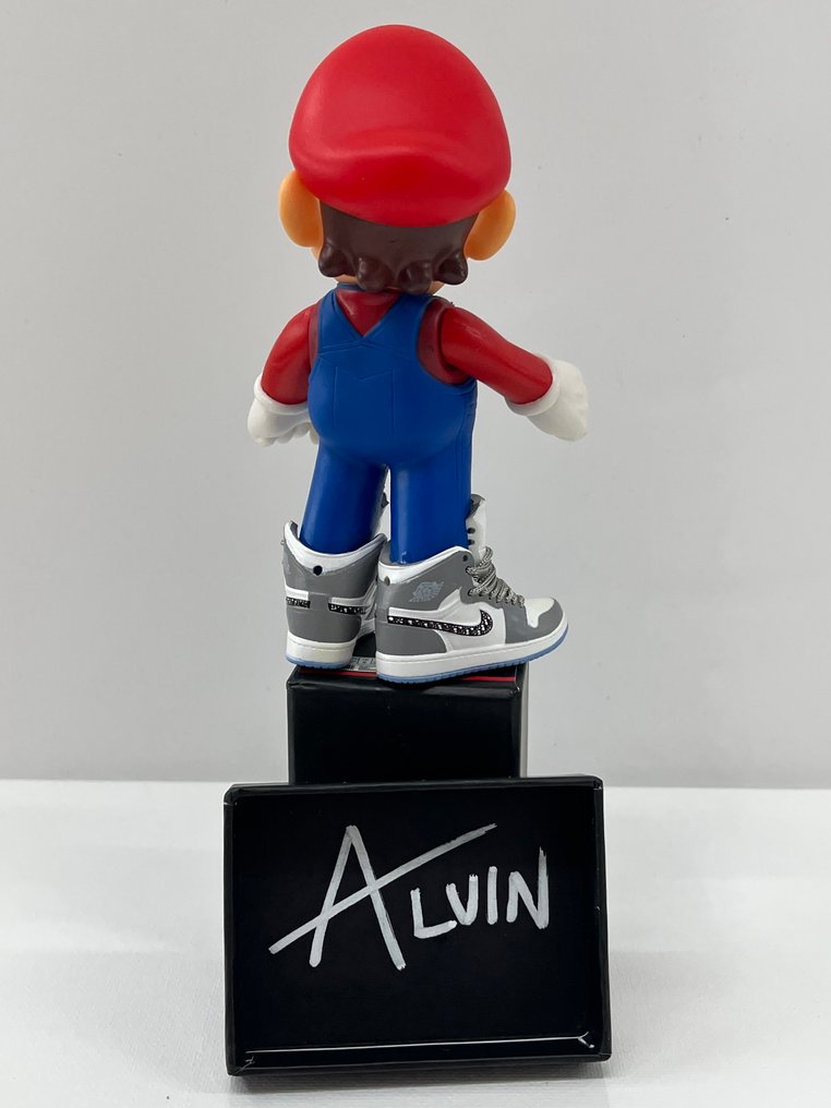 Alvin Silvrants - Skulptur, Super Mario NIKE AIR JORDAN DIOR - 20 cm - Plast - 2025 #3.2