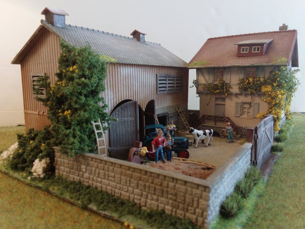 Faller, Heki, Pola, Preiser H0 - Model train scenery (16) - Farmyard with many details, hand-painted, and patinated. #2.1