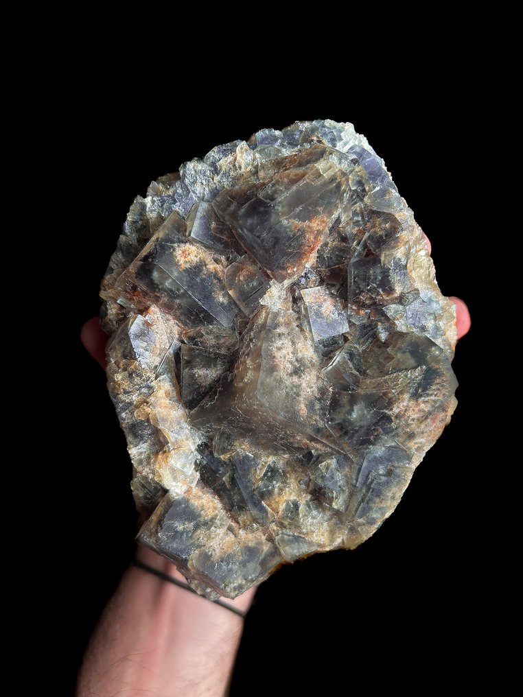 Magnifica fluorite, Chavaniac-Lafayette. { - Altezza: 16.5 cm - Larghezza: 12.5 cm- 1.2 kg #2.1
