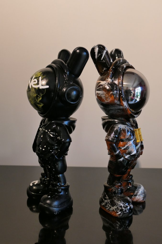 Rich'ART - Lot de 2 astronautes Chanel et Hermès en version "cool" #1.0