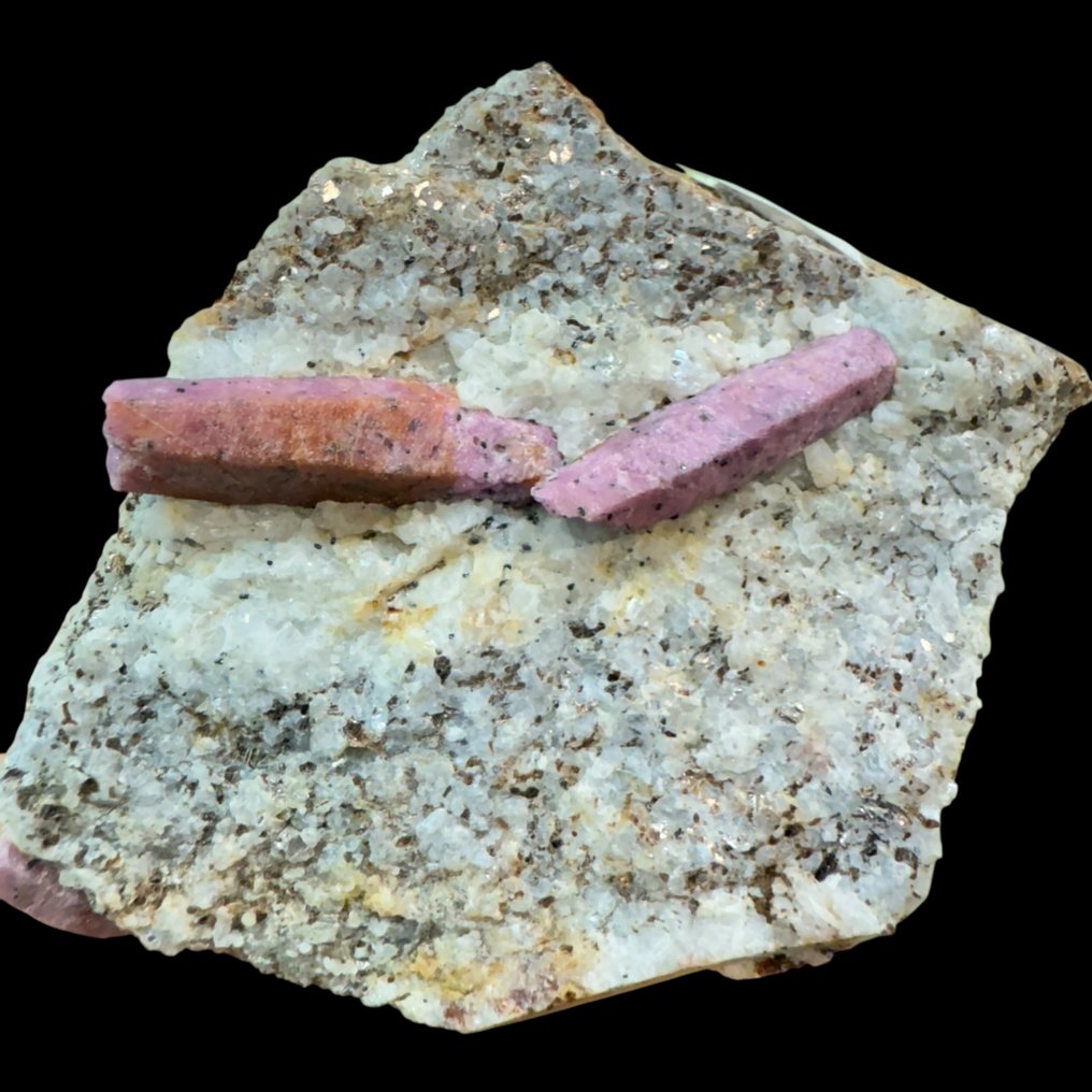 Ruby Fluorescent - Height: 8 cm - Width: 6 cm- 210 g #4.3