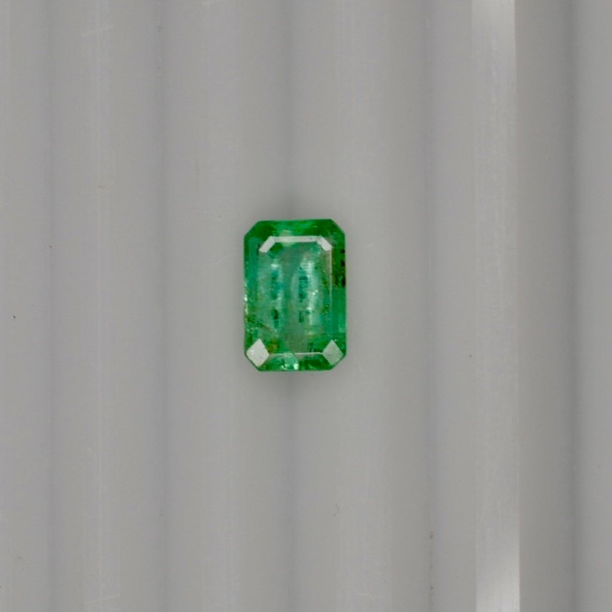 No Reserve Price Green Emerald  - 1.82 ct - International Gemological Institute (IGI) #1.0