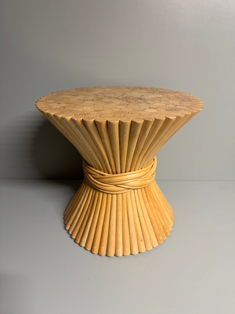 Pöytä - Elegantti 'Sheaf of Wheat' tekokäs sivupöytä – ajaton luonnon tyyli - Puu #1.0