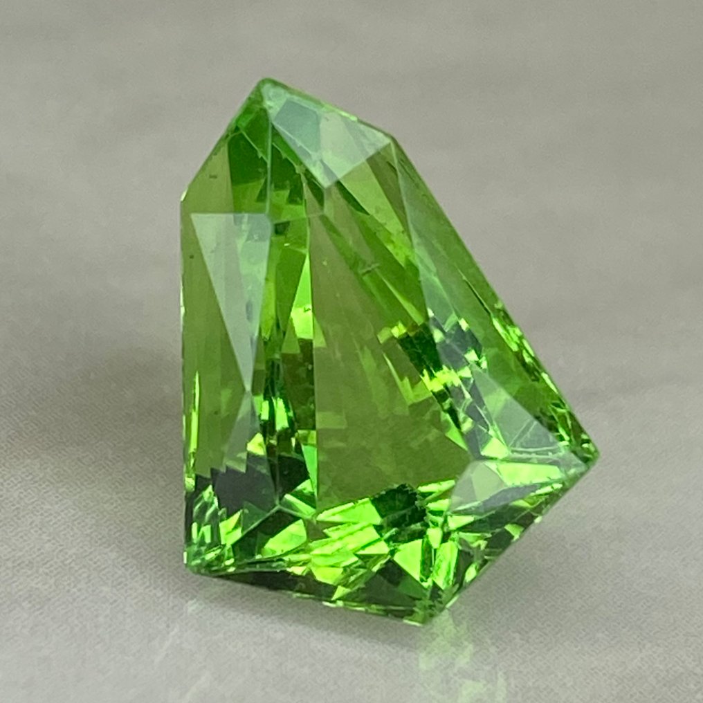 沒有保留價 綠色 螢石  - 8.74 ct - 國際有色寶石協會 (ICA GemLab) - Precision Cut #1.0