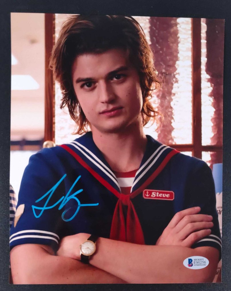 怪奇物語 - Joe Keery "Steve" - Signed 8x10 Photo - Beckett COA - No Reserve #4.3