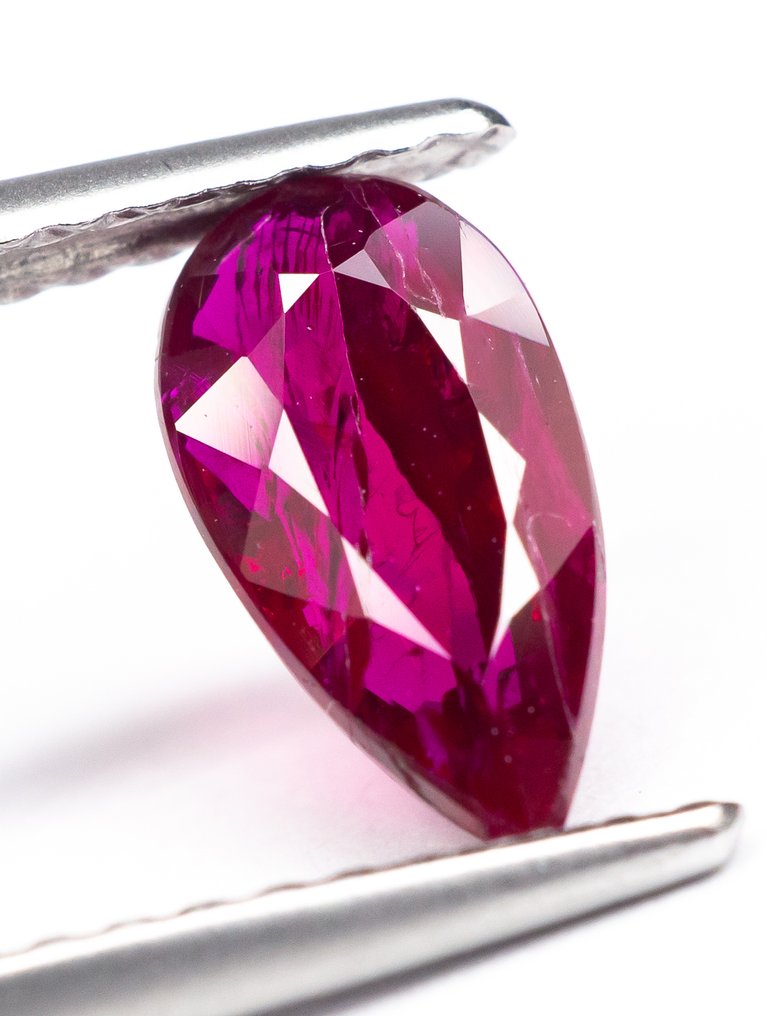 Nincs minimálár Rubin - 1.00 ct - Lotus Gemology - Intenzív vörös (Mozambik) #1.0