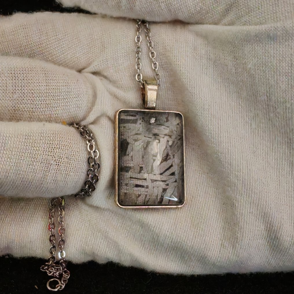 Pendente in acciaio e meteoritica con catenina in acciaio inossidabile Meteorite Ferroso - Altezza: 35 mm - Larghezza: 20 mm - 7.99 g - (1) #3.2