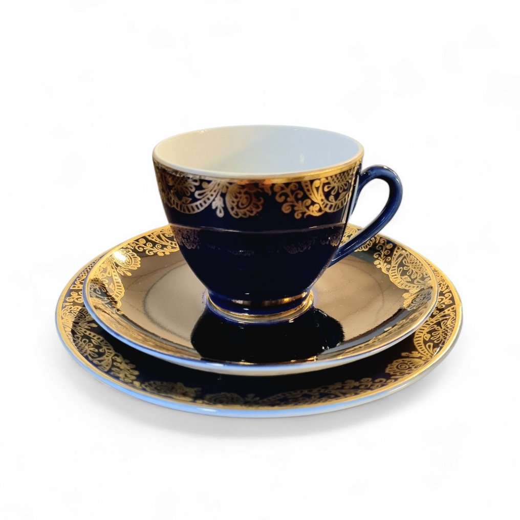 Lomonosov Imperial Porcelain Factory - Kahvi- ja teeastiasto (33) - Posliini - 11 kahvikolmikossa #1.0