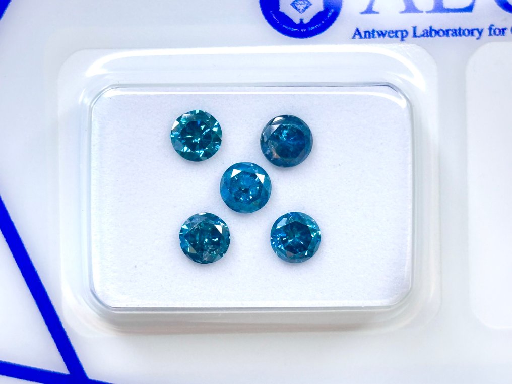 χωρίς τιμή ασφαλείας - 5 pcs Διαμάντι  (Επεξεργασμένου χρώματος)  - 1.03 ct - Στρογγυλό - Fancy deep Πρασινωπό Μπλε - SI1, I3 - Antwerp Laboratory for Gemstone Testing (ALGT) #2.1