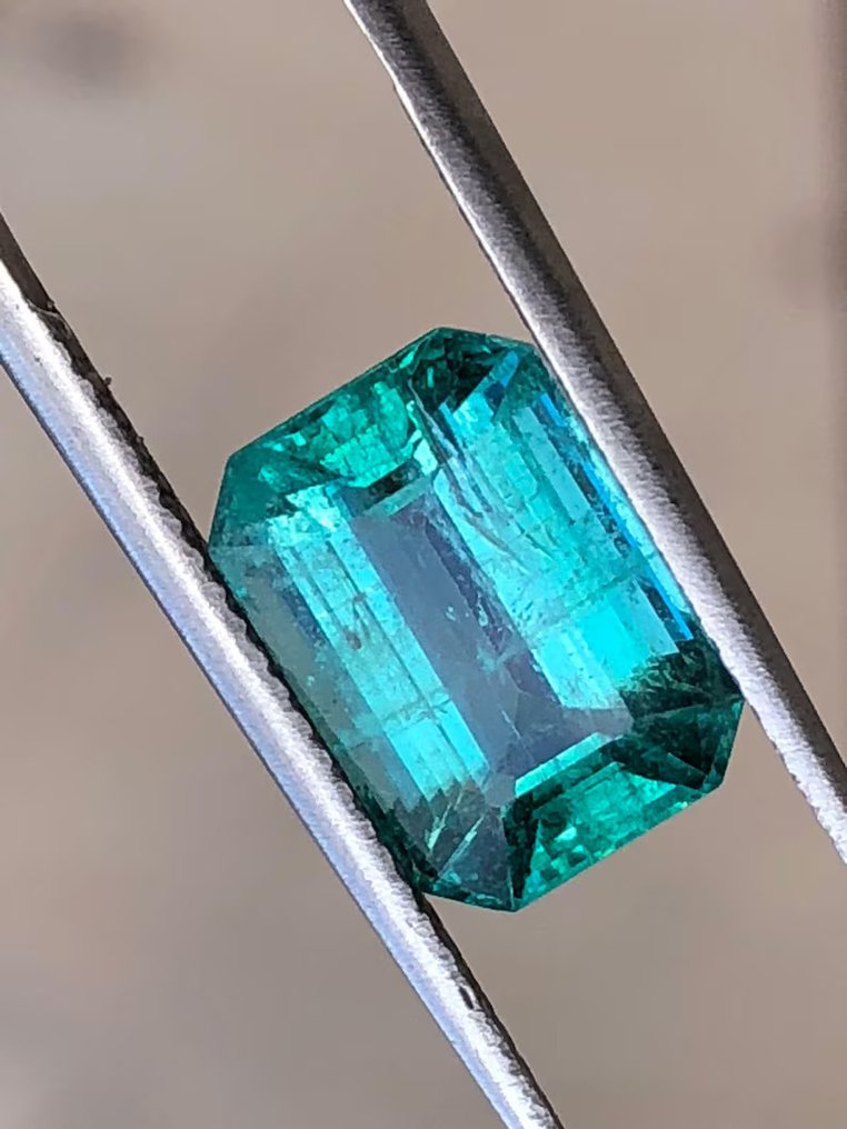 1 pcs Zielony, Niebieski Szmaragd - 3.46 ct - International Gemological Institute (IGI) - 3,46 karat IGI Emerald #1.0
