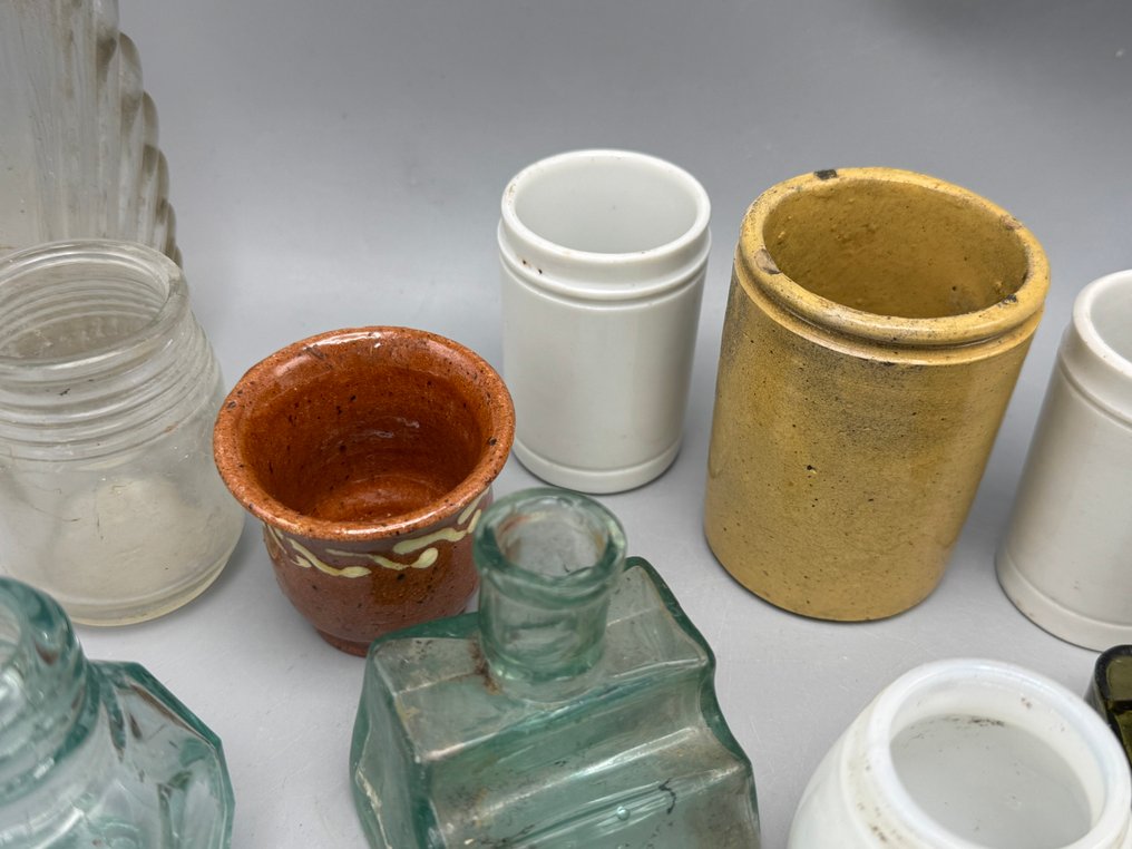Bottle - Glass - Antique bottles and jars #4.3