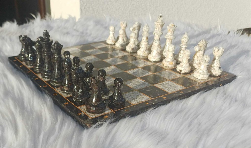 Set di scacchi - White Howlite (Stati Uniti), Hematite (Madagascar), resina #3.2