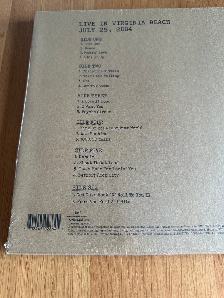 KISS - Off The Soundboard: Live in Virginia Beach July 25, 2004 - 3 x LP-album (trippelalbum) - Färgad vinyl, 180 gram - 2004 #4.3