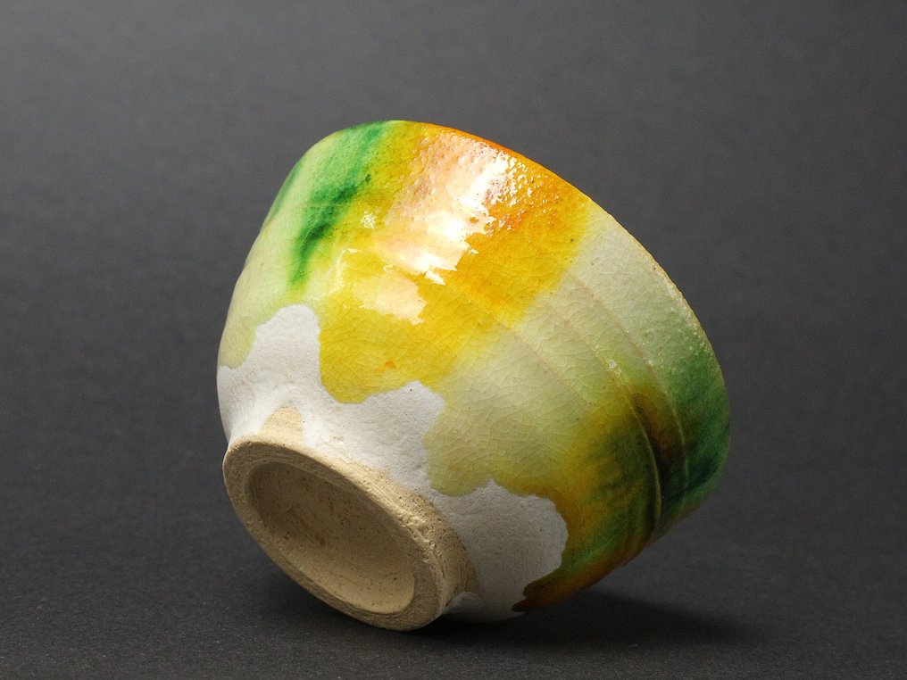 Csésze - Tri-Colour Glazed Sake Cup (三彩盃) Murata Toen (村田陶苑) által - Eredeti aláírt fadobozzal #1.0