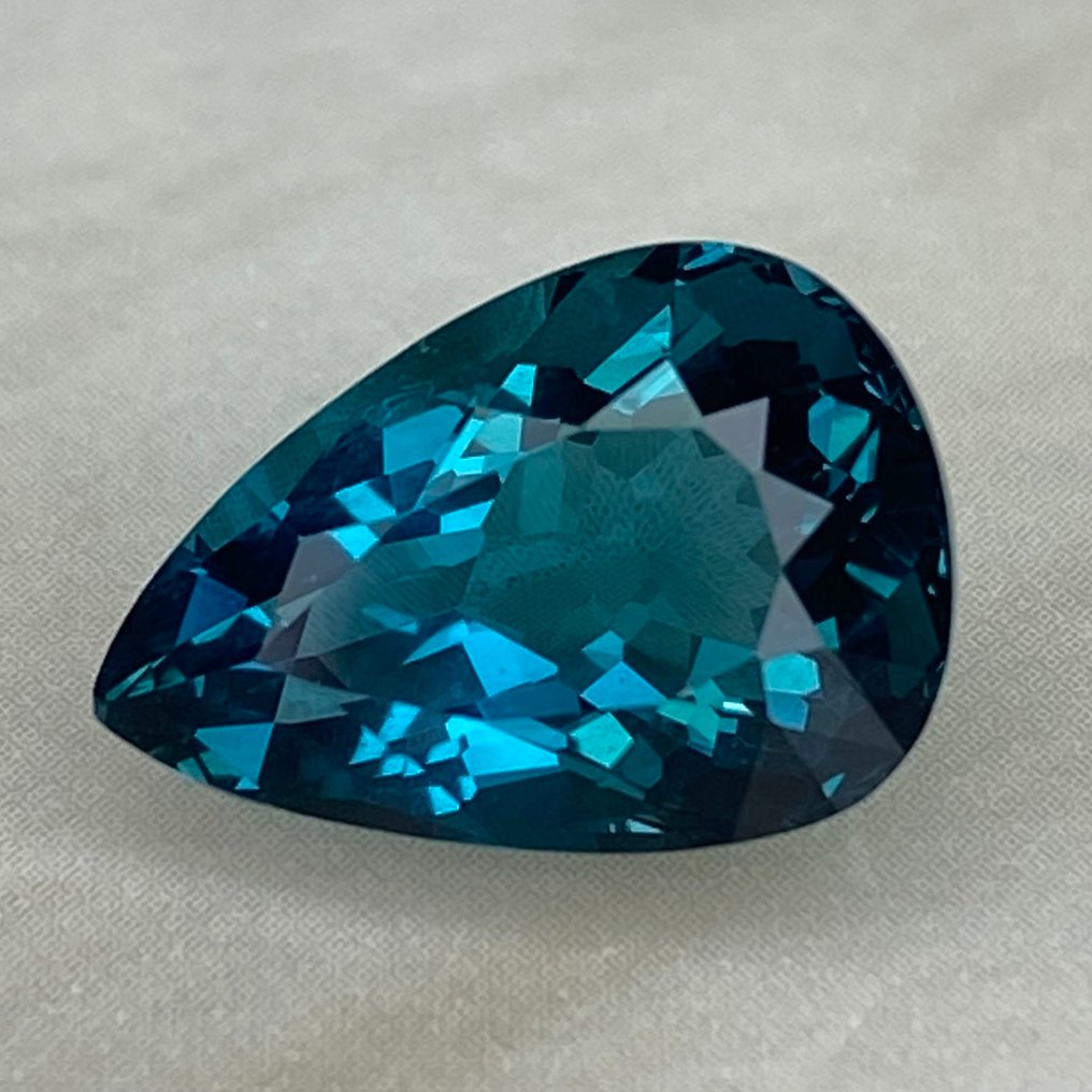 χωρίς τιμή ασφαλείας Μπλε Φθορίτης  - 9.22 ct - Διεθνής Ένωση Έγχρωμων Πολύτιμων Λίθων (ICA GemLab) - Κορυφαία Ακρίβεια Κοπής #1.0