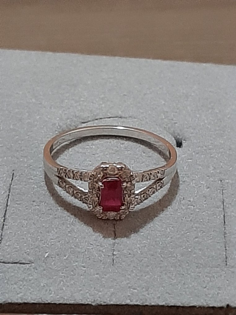 Zonder minimumprijs - Cocktailring - 18 karaat Witgoud - 0.80ct. tw. Robijn - Diamant #1.0