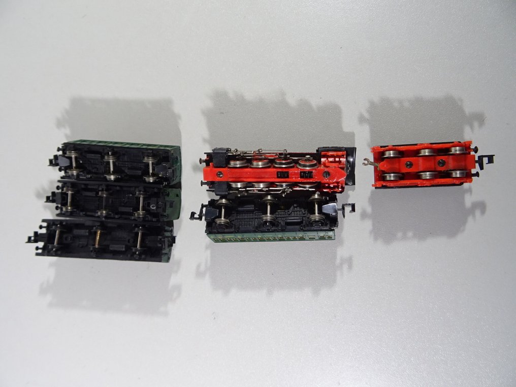 Fleischmann, Piko N轨 - 带煤水车的蒸汽机车 (5) - 蒸汽机车,驾驶室端 BR 55 3784 及 4 辆近距离运输车 #1.0