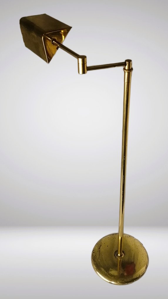 Candeeiro de pé com braço oscilante - Latão #1.0