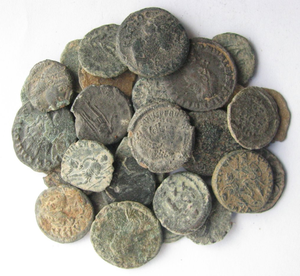 Római Birodalom, Római Birodalom (tartomány) Lot of 30 Æ coins forth century AD (Nincs minimálár) #1.0