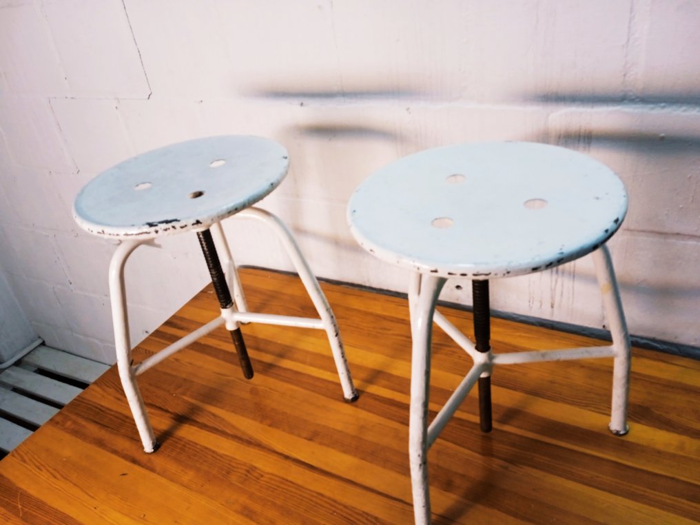小凳子 (2) - 复古工业医疗凳 - 鋼 #1.0