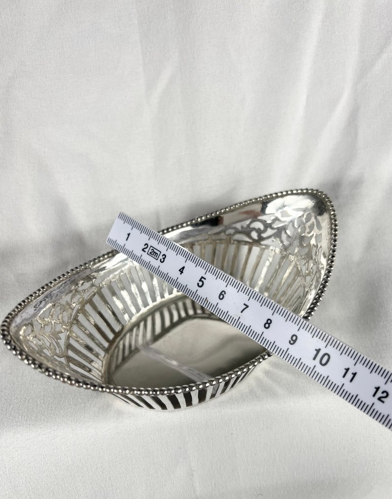 DV → kan overeenkomen met Nederlandse zilversmeden Schoonhoven of Utrecht. - Cesto - .833 argento - cesto d'argento #3.2